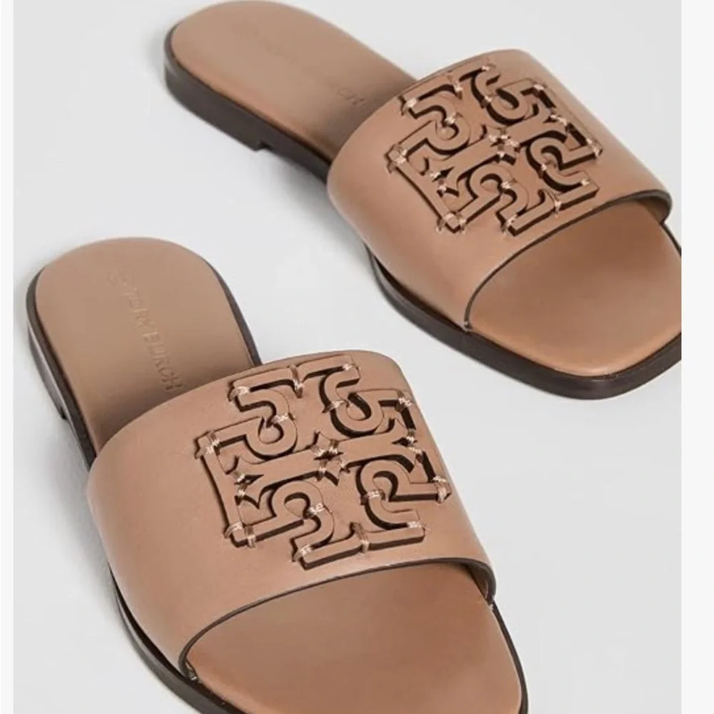 Tory Burch Ines Women's Tan Slide Sandals NWOT Size 9 1/2 - Picture 2 of 7